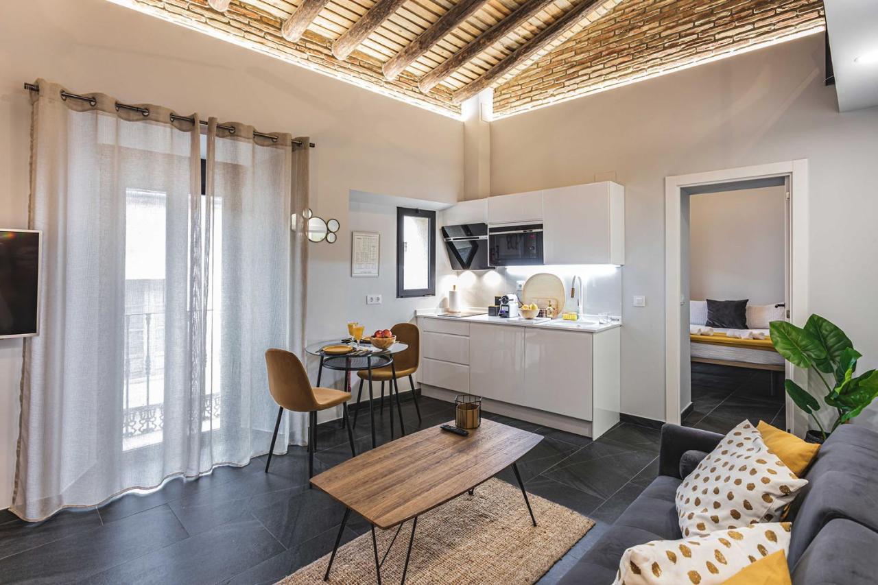 Apartamentos Caceres Central Suites Kültér fotó